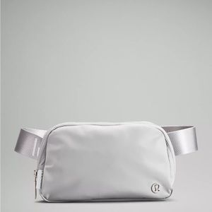 Lululemon Everywhere Belt Bag 1L - Silver